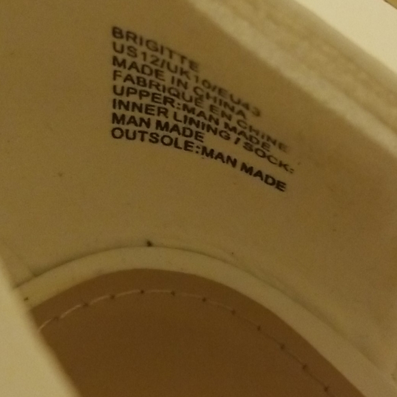 High Heels - Picture 3 of 4